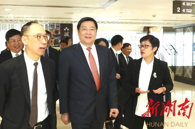 杜家毫一行在九龍倉集團(tuán)旗下海港城考察,。湖南日報記者 羅新國 攝