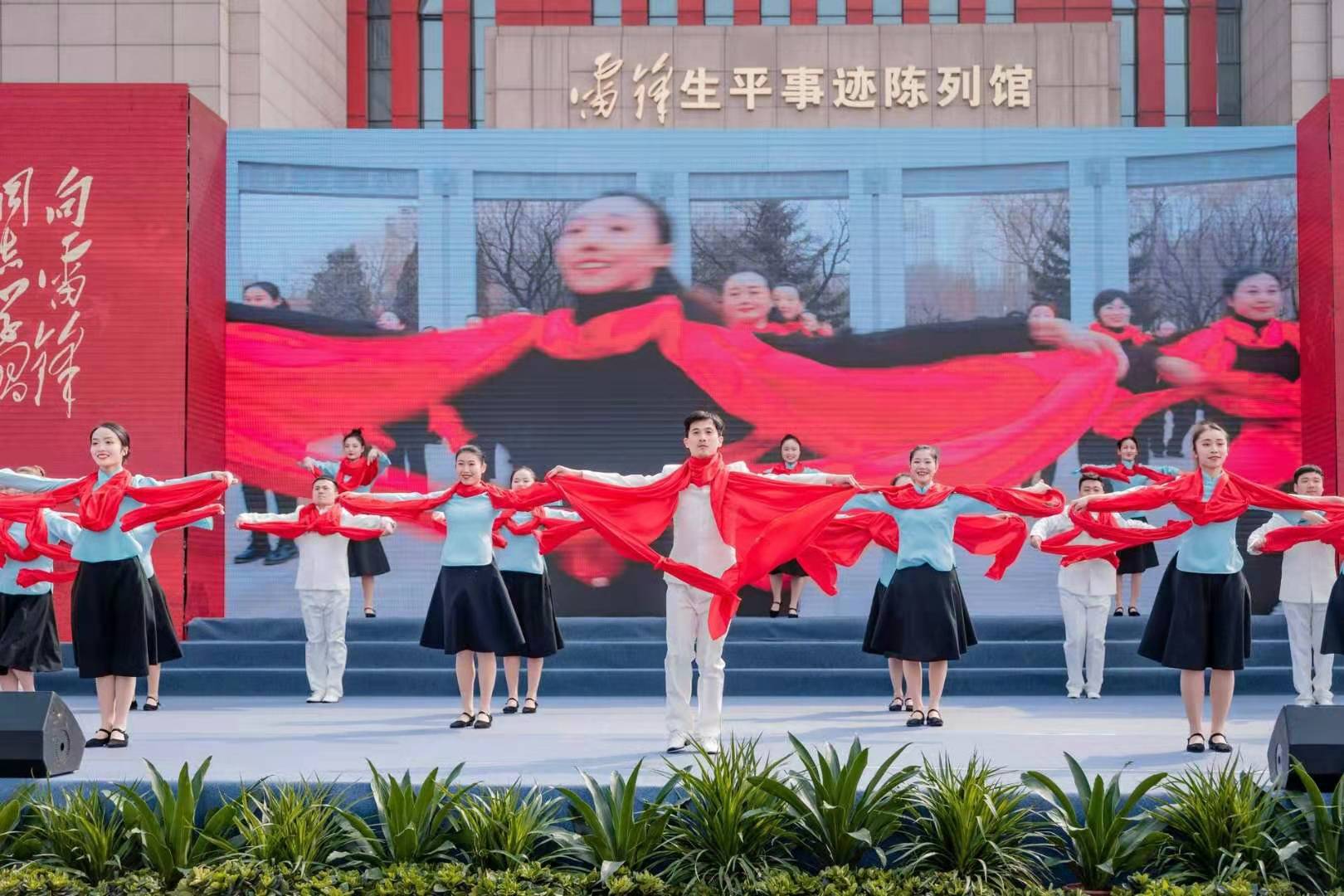 中國文藝志愿者協(xié)會副主席李丹陽、黃豆豆,、林永健,，全國最美志愿者稱號獲得者平安、佟麗婭,、徐濤,，以及張凱麗、周煒,、陳赫,、呂萌、王歐,、金晨,、李光潔、尹頌等文藝工作者通過線上,、線下積極參與,。
