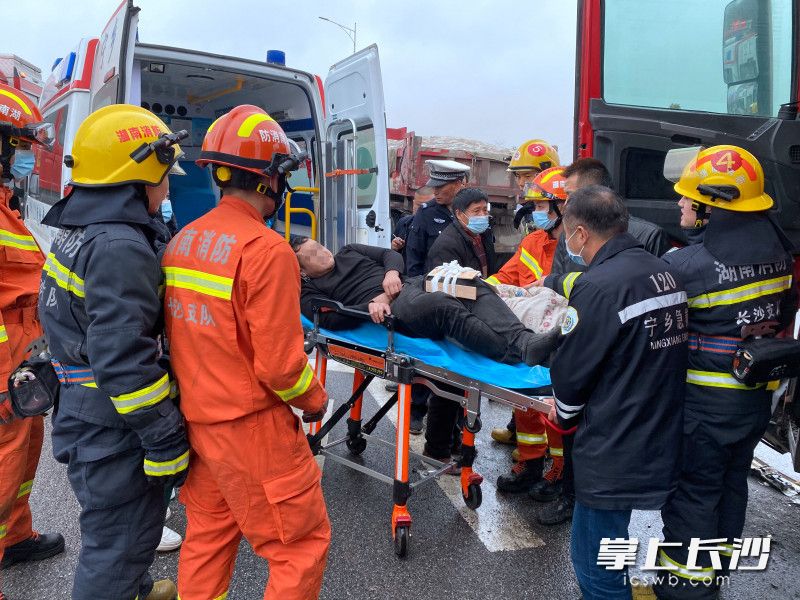 救援現(xiàn)場。均為長沙晚報通訊員 周慧 供圖