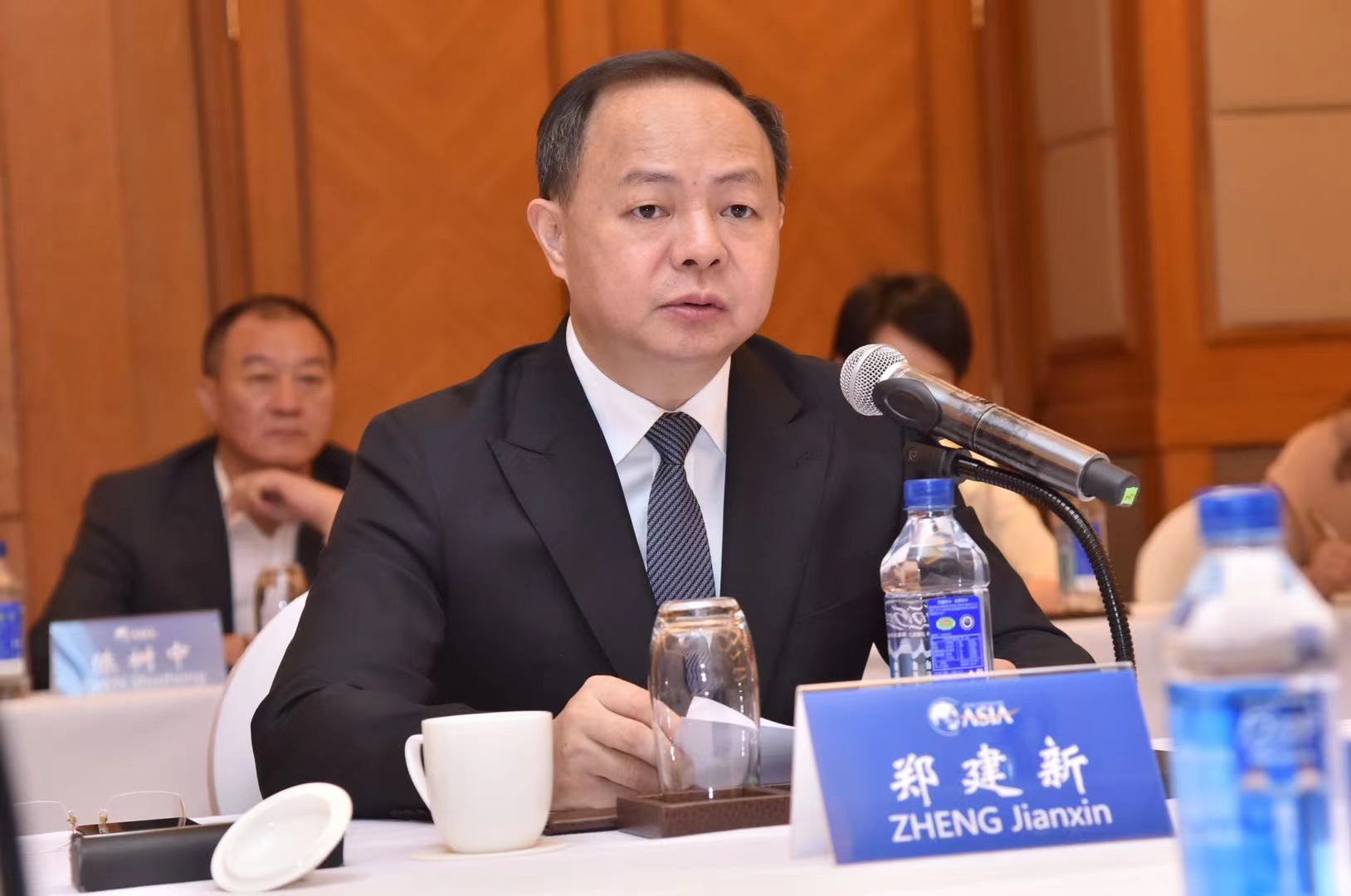 長(zhǎng)沙市委副書記,、市長(zhǎng),、湖南湘江新區(qū)黨工委書記鄭建新講話。