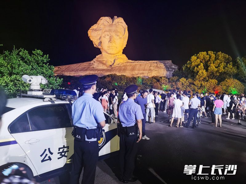 國(guó)慶期間，長(zhǎng)沙公安全警動(dòng)員,，每天安排60%以上警力堅(jiān)守崗位,扎實(shí)做好安保維穩(wěn)各項(xiàng)工作,。均為湖南公安 供圖