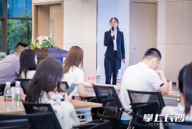 參訓(xùn)學(xué)員在聽(tīng)課,。長(zhǎng)沙晚報(bào)通訊員 劉曉軍 供圖