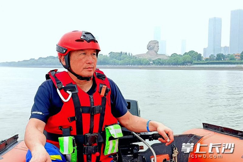 文瑋是長(zhǎng)沙藍(lán)天救援隊(duì)中救援經(jīng)驗(yàn)豐富的老隊(duì)員,。均為長(zhǎng)沙藍(lán)天救援隊(duì)供圖