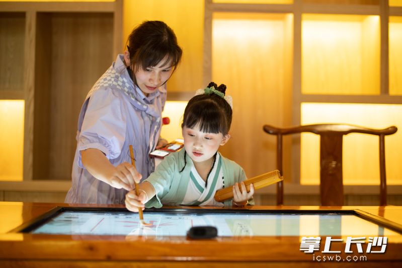 長沙簡牘博物館推出《二十四節(jié)令》引起巨大反響,。圖片均為長沙晚報(bào)全媒體記者 任波 攝