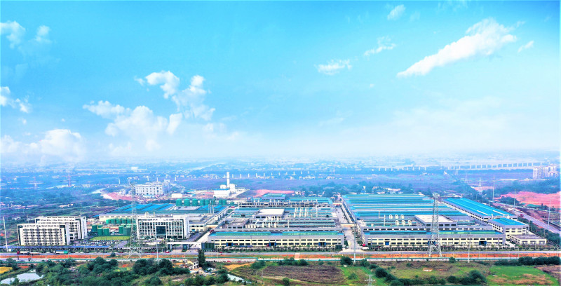 寧鄉(xiāng)市先進(jìn)儲(chǔ)能材料產(chǎn)業(yè)鏈龍頭企業(yè)邦普循環(huán)，提前兩個(gè)月跨入產(chǎn)值百億企業(yè)行列,，圖為公司擴(kuò)產(chǎn)之后威武大氣的新項(xiàng)目基地,。長(zhǎng)沙晚報(bào)全媒體記者 張禹 攝