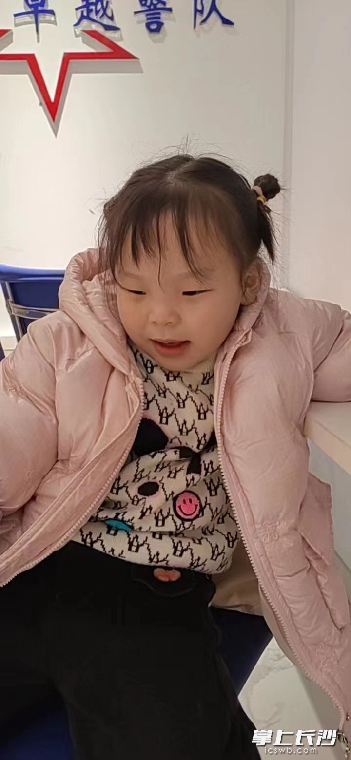 小女孩照片