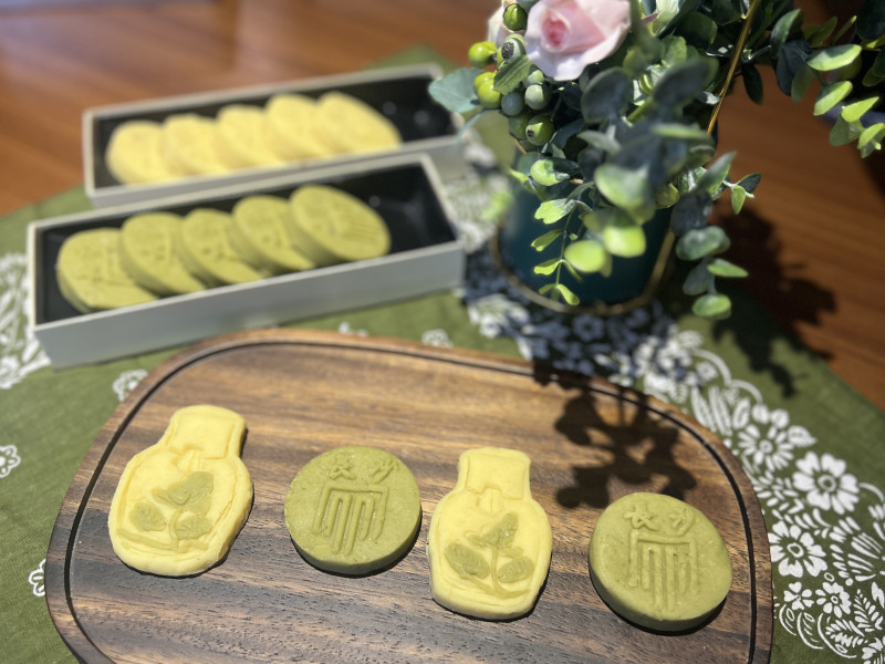 在長沙博物館制作出來的“長沙窯”綠豆糕（端午）,、月餅（中秋）等食物,。