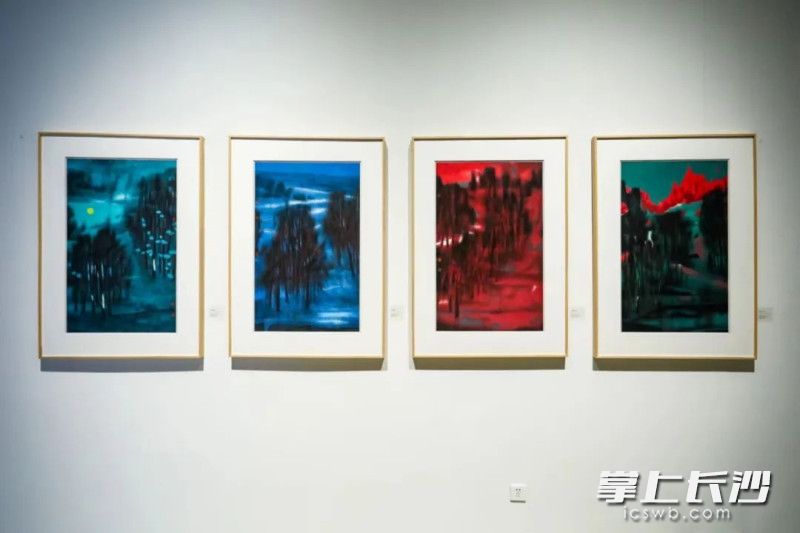 展覽中的劉云畫作。