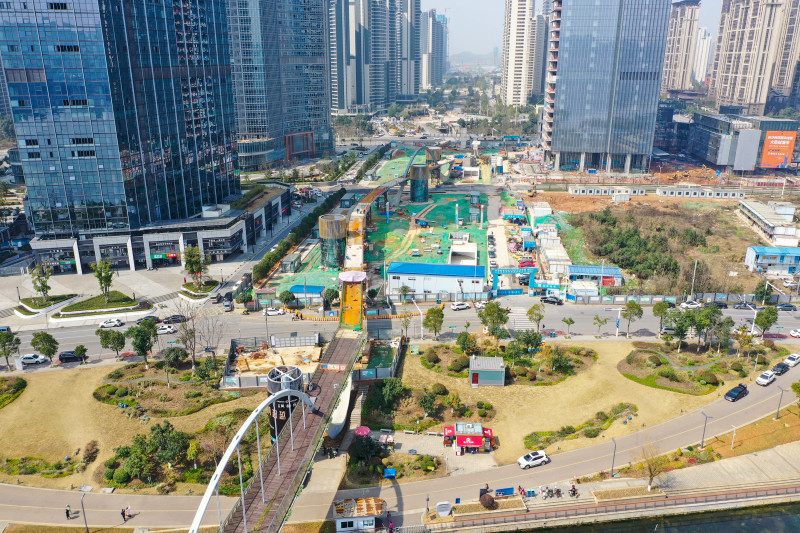 近日,，梅溪湖城市島與超級中軸人行景觀橋正式合龍聯(lián)通，梅溪湖朝著“中軸時代”邁出了堅實一步,。均為長沙晚報全媒體記者 陳煥明 通訊員 胡翔 攝影報道