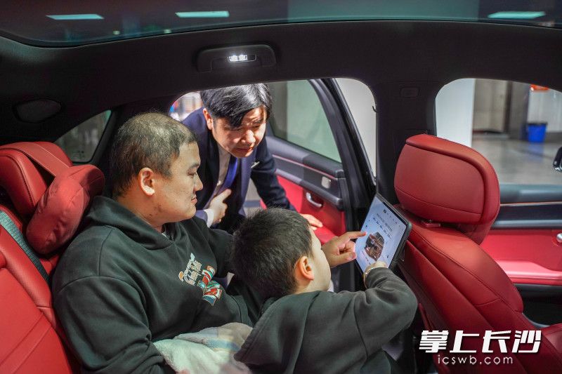 考慮家庭成員需求,，為小朋友們提供車輛服務(wù)介紹，是銷售人員的必修課,。 