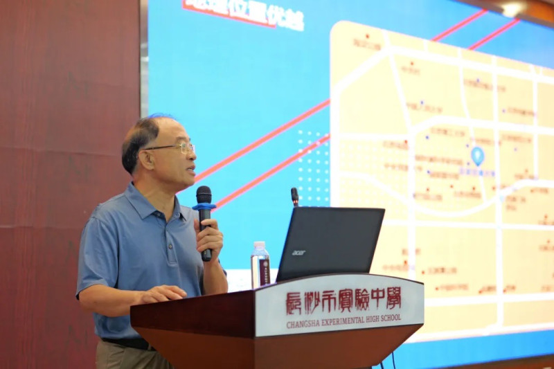 北京交通大學(xué)湖南招生組組長楊文考教授介紹情況,。