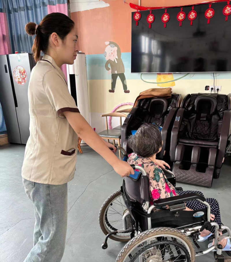 易湘在實習工作中,。