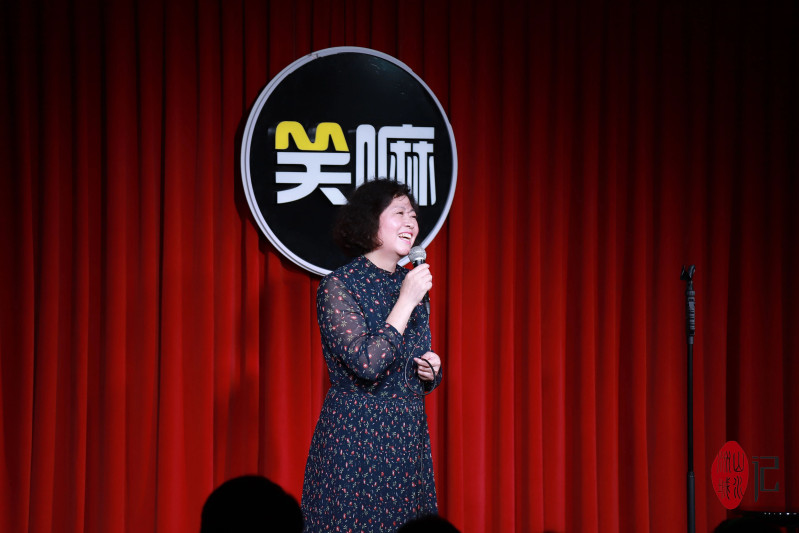 線下演出的黃大媽,。受訪者供圖