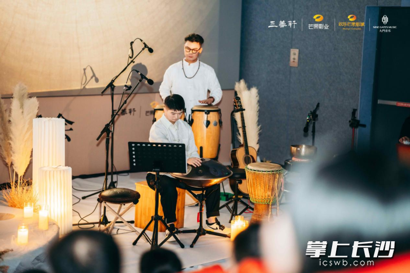 音樂(lè)會(huì)現(xiàn)場(chǎng)之二。