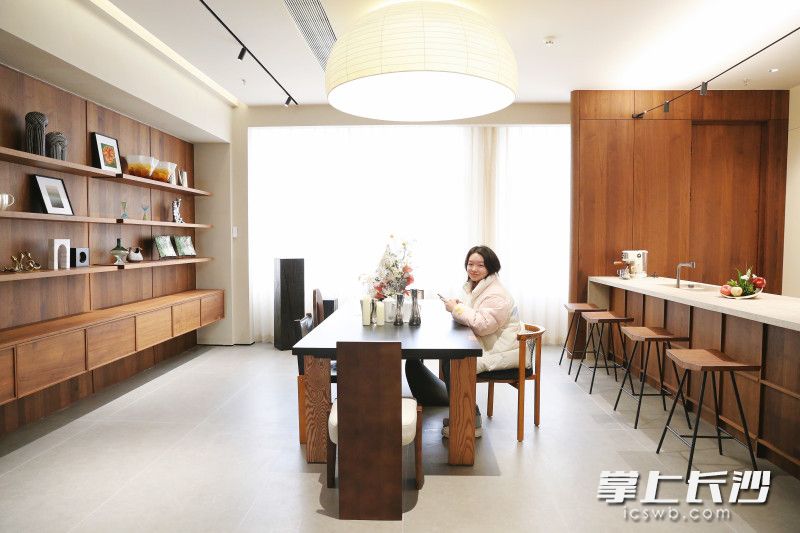 全屋定制已進(jìn)入門墻柜一體化木作定制,、整家定制的全新模式,。