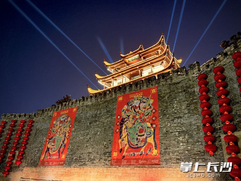 天心閣前,。
