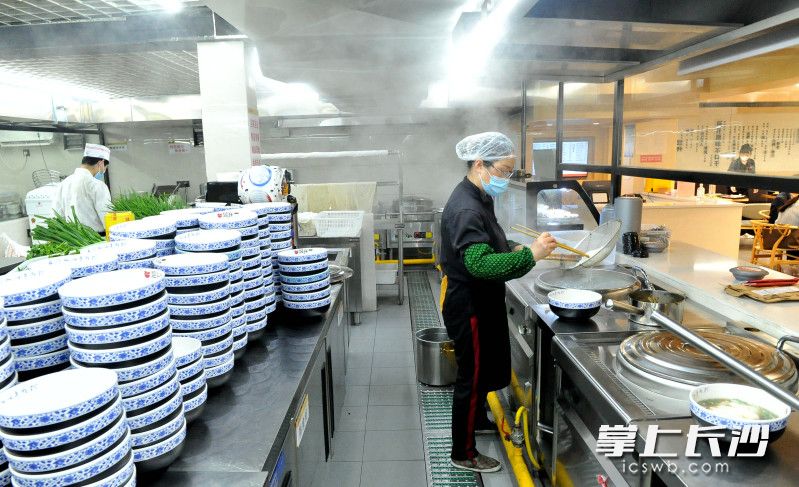 銀洲米粉供應(yīng)眾多長沙網(wǎng)紅米粉店。