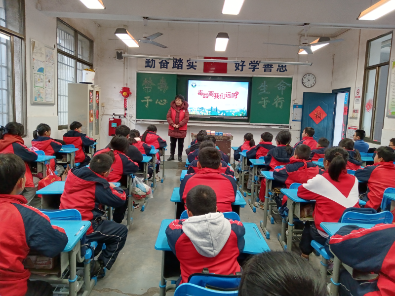 開福區(qū)關(guān)工委“開學(xué)第一課”進(jìn)校園活動(dòng)現(xiàn)場(chǎng)。通訊員供圖