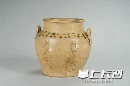 長沙窯以詩書畫入瓷,，開創(chuàng)中國彩瓷文化的先河,。