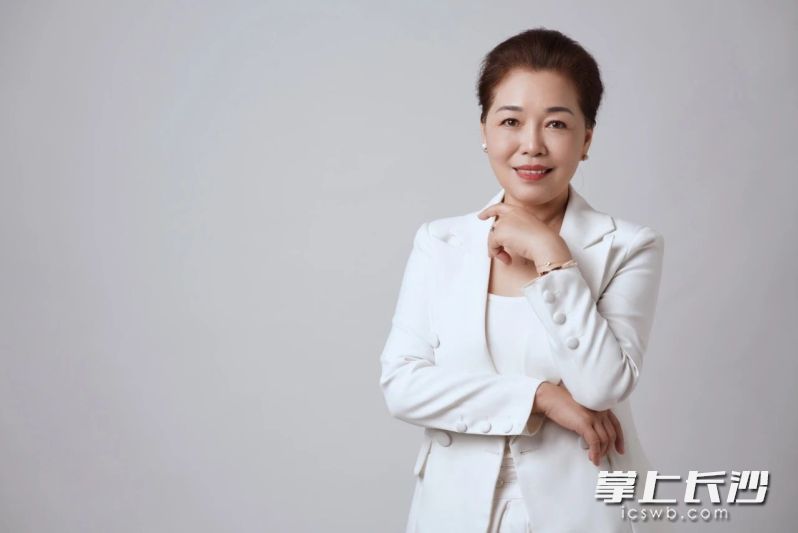 李艷