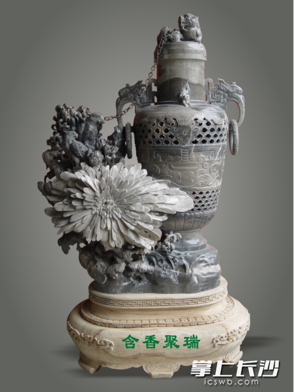 陳繼武的菊花石雕作品,。