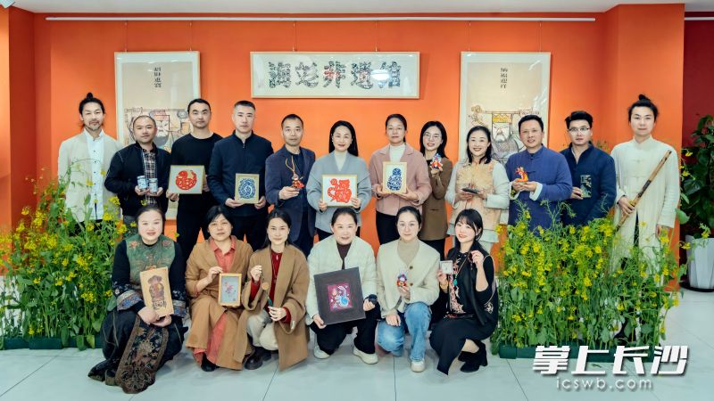 3月20日,，“非遺進(jìn)商場”活動(dòng)在芙蓉天虹商場舉行,。 均為長沙非遺館供圖
