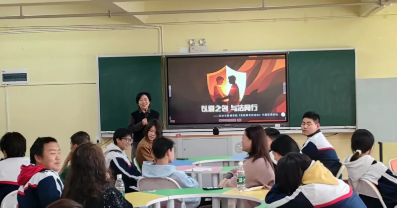 長(zhǎng)沙市天心區(qū)關(guān)工委聯(lián)合長(zhǎng)沙市新城學(xué)校舉辦家長(zhǎng)大講堂活動(dòng),。通訊員供圖