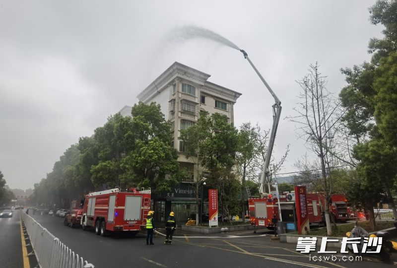 救援實戰(zhàn)演練場景,。 均為長沙晚報通訊員胡宇波攝