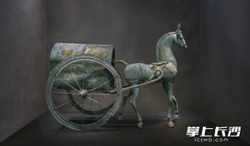 銅車馬（輜(zī)車）。貴州省博物館藏