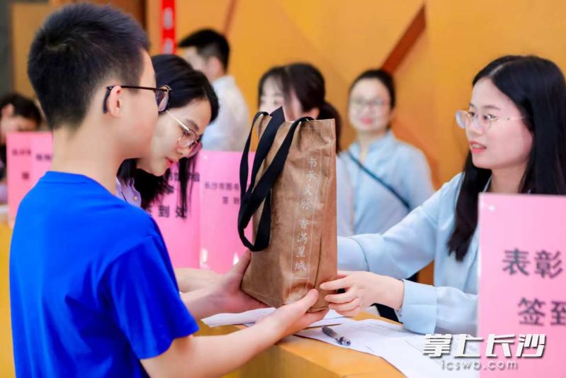 讀者參與活動,。 均為通訊員供圖