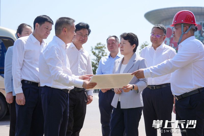 先鋒街道機(jī)場口路拓改工程項(xiàng)目調(diào)研現(xiàn)場。