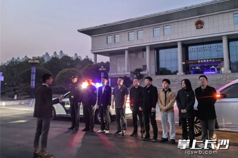 瀏陽市法院開展凌晨、晚間執(zhí)行行動已成常態(tài),。長沙晚報通訊員 陳梓嫻 供圖