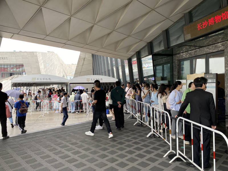 五一假期，長沙博物館迎來巨大客流,。5天時間有近6萬游客入館叁觀,。長沙晚報通訊員 李倩 供圖