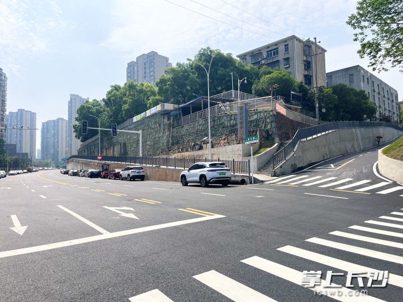 長(zhǎng)沙市雨花區(qū)高升路（洞和路至和升路路段）道路工程竣工,。 均為長(zhǎng)沙晚報(bào)全媒體記者周游、通訊員高興攝