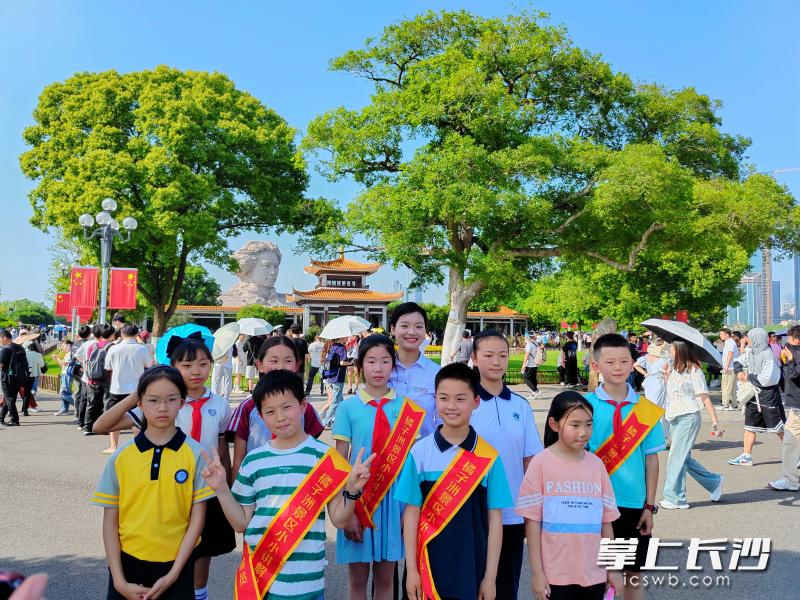 10名小小講解員用童聲講述紅色傳奇。 通訊員供圖