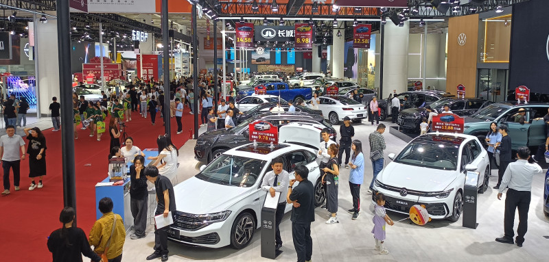 從負債率、賬期等指標可以分析出汽車企業(yè)經(jīng)營的“健康指數(shù)”,。 長沙晚報全媒體記者 曹開陽 攝