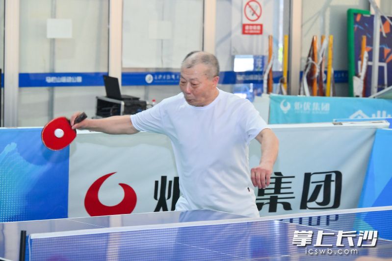 七旬老將輕取年輕選手,。