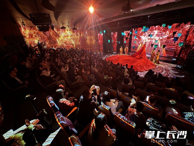 《尋·長(zhǎng)沙——文博風(fēng)物藝術(shù)幻境》以科技為筆，勾勒湖湘文化長(zhǎng)卷,。