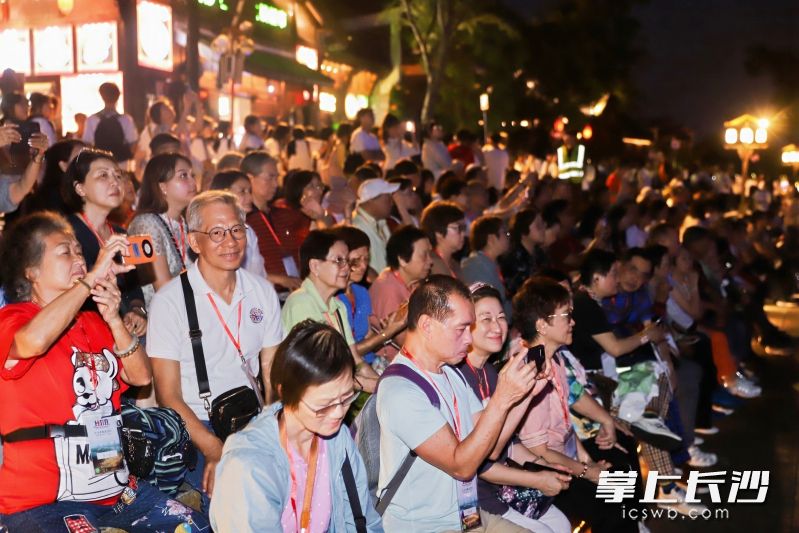 香港旅行商暢游銅官,。