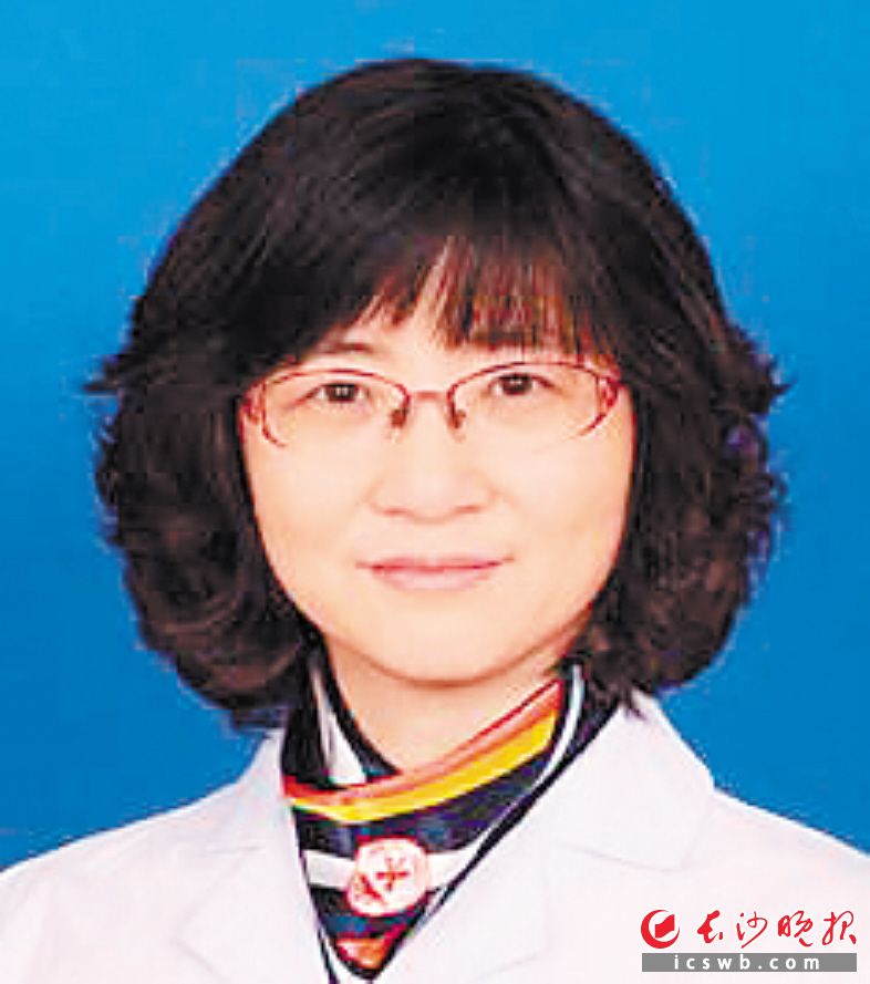 張衛(wèi)社,，中南大學(xué)湘雅醫(yī)院產(chǎn)科主任,、主任醫(yī)師。獲評第五屆“長沙市道德模范”敬業(yè)奉獻模范稱號,。
