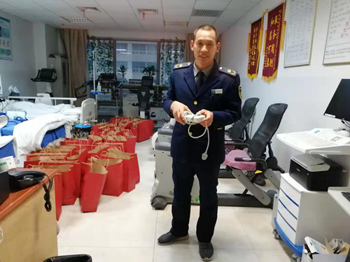 我們科室的保安大哥---廖師傅,。
