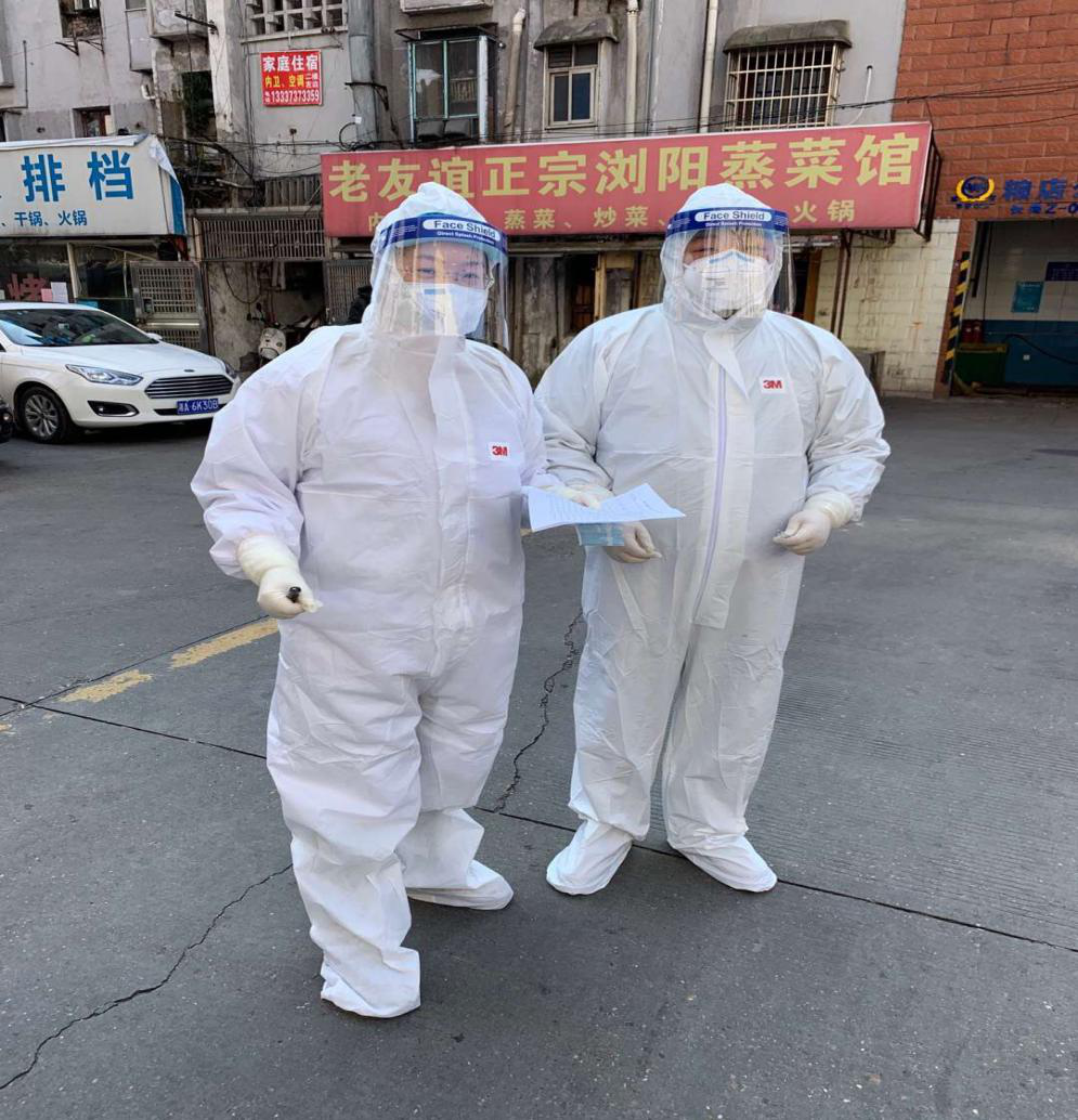 五里牌街道社區(qū)衛(wèi)生服務(wù)中心莫家怡,、胡敬強——每解除一個隔離者，我們就向勝利的曙光靠近一點點