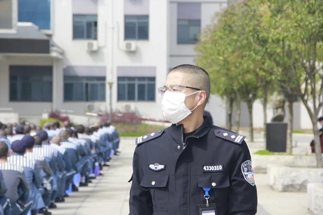 教育科科長(zhǎng)王軍