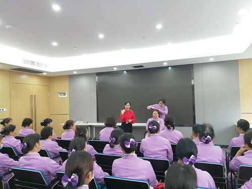 4月30日,，吉立物業(yè)在湖南婦女兒童醫(yī)院會議廳組織開展員工培訓(xùn)。