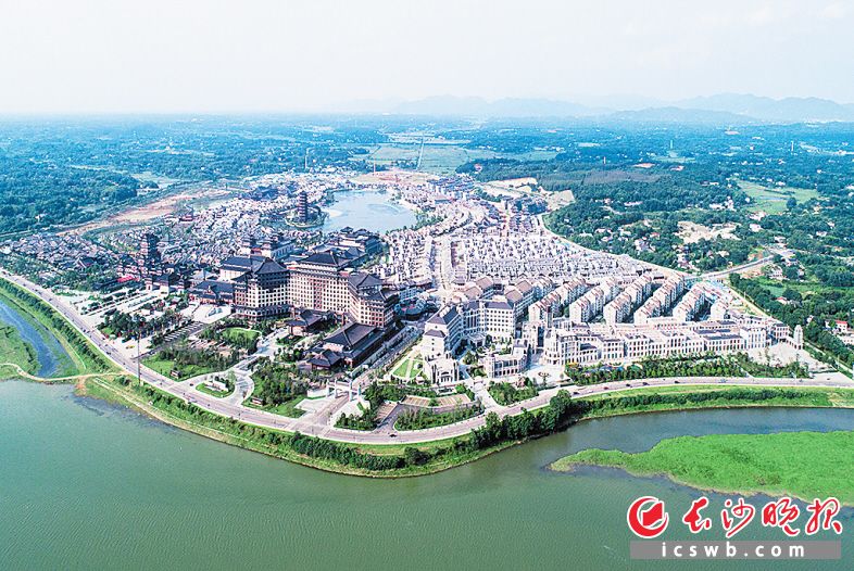 銅官片區(qū)將堅持“產(chǎn)業(yè)強鎮(zhèn)、文旅小鎮(zhèn),、城鄉(xiāng)統(tǒng)籌示范區(qū)”的發(fā)展定位,，加快推進片區(qū)高質量發(fā)展。 全裕高 攝