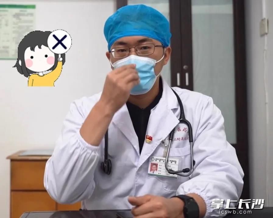 用手去接觸口罩的外立面是錯誤的,。