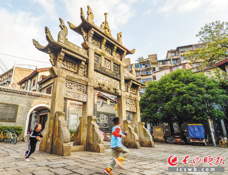 長沙持續(xù)深入開展老舊小區(qū),、老街老巷改造，天心區(qū)西文廟坪片區(qū)實現(xiàn)華麗蝶變,。長沙晚報全媒體記者 鄒麟 攝