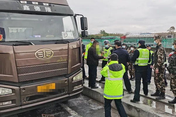 嫌疑車輛被成功攔截。