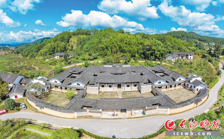 百年老宅錦綬堂氣勢(shì)恢宏、工藝精湛,，它見證著這片土地上的革命風(fēng)云和滄桑巨變。均為長(zhǎng)沙晚報(bào)全媒體記者 陳飛 攝