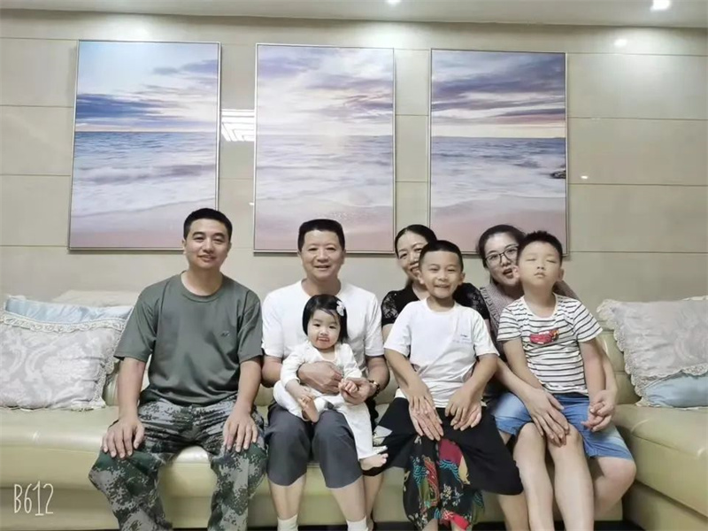 李可立家庭三代同堂、胸懷大愛,，常年活躍在志愿服務陣地,。

